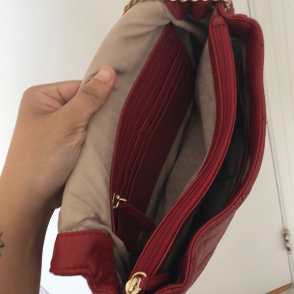 Red Michael Kors purse - Picture 4 of 8